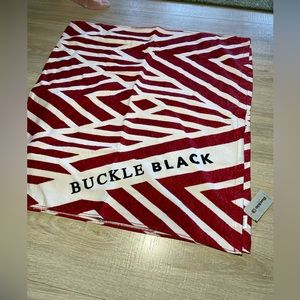 Buckle towel